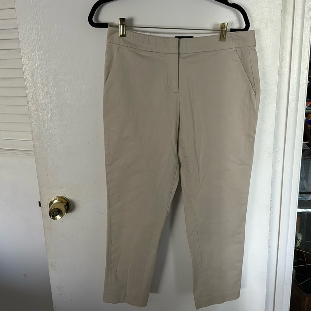 Tommy Hilfiger size 8 khaki Capri